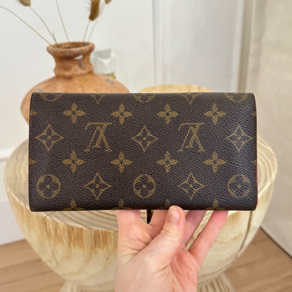 ✅AuthP/Owned✅LOUIS VUITTON SARAH WALLET - Picture 2 of 14